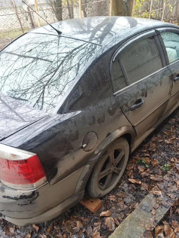 Opel vectra c 2007 год, двигатель 1,6 в рабочем состоянии коробка тоже ! под восстановление. находится в горловке цена 200к ! номер для связи +79490038267 📲 tg: a 📞 звоните: +7(949)0038267 - фотография - 4