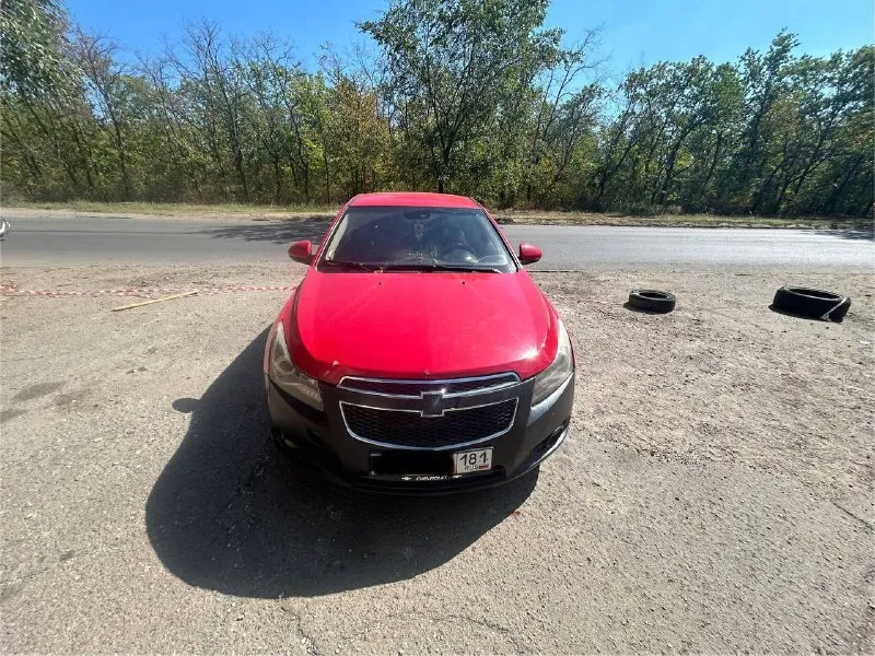 Продам 🚨 650 000 р. автомобиль chevrolet круз 2012 год (рестайлинг ), 1.8 л, . косяки на фото видно. автомобилем владею почти 2 года. много что поменяно. все вопросы по телефону. +79592187792 быстрым, обоснованный и хороший торг!! 📞 звоните: +7(959)2187792 - фотография - 4