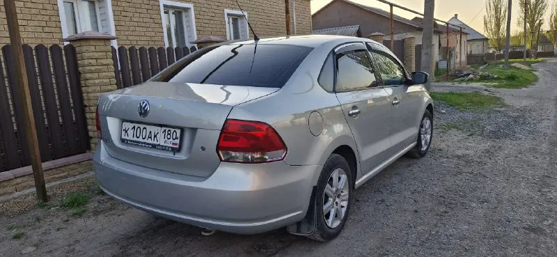 Продается volkswagen поло 2012 год двигатель 1.6 бензин, 6 ст. автомат, родной пробег. максимальная комплектация, машина вся обслужена, вложений не требует. стоит новая резина. цена 850 000 ₽ (без торга) +79493259002 📞 звоните: +7(949)3259002 - фотография - 5