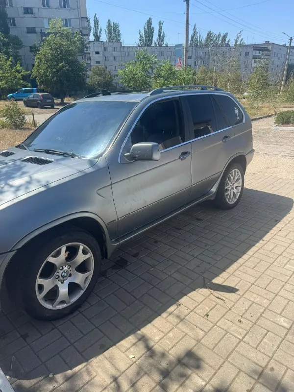 Продам bmw x5 e53 4х4 возможен обмен срочно 750 на обмен дороже что сделано: 4.4 контракт заявлен 93т. пробега коробка контракт с ним же менялась раздатка и кардан 3 месяца назад и редуктор передний также шруза и рычаги заменены механизмы ручек дверей частично новые электросеклоподьемники все обслужено везде новые масла 2 комплекта дисков р19 что нужно купить только резину и заменить колодки ручника и задние колодки они в наличие отдам так же с ним мотор и коробку старую все вопросы в л. с либо по номеру +79490354903 цену предложите сами так как вложено очень много но и наглеть не будем )) 📞 звоните: +7(949)0354903 - фотография - 2