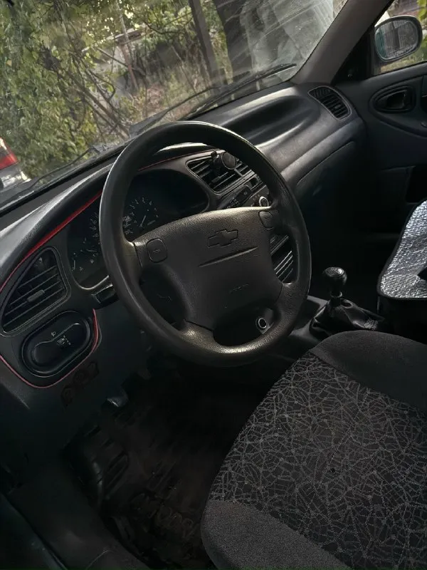 Продам chevrolet lanos 2008г пробег 237 000тыс на полном ходу двигатель после капитального ремонта!!! еще на обкатке!работает как часики! заменены стойки передние, колодки заменено сцепление, масло в коробке, ремень грм, масло в движке абсолютно никаких нареканий нет на работоспособность и быть не может кондиционер хорошо работает сел и поехал, менять -ремонтировать ничего не нужно!!!!! все менялось и делалось для себя и продажа в связи с переездом! большой минус в покраске! цена 280тыс +79493881570 енакиево 📞 звоните: +7(949)3881570 - фотография - 2