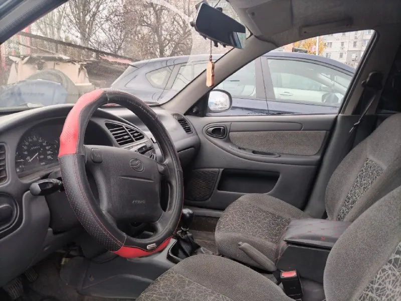 Продам с гос номерами. год выпуска 2009. в хорошем состоянии, все во время обслуживалось. родной пробег 180тыс. в родном окрасе (кроме порогов и переднего правого крыла). хорошая комплектация кондиционер работает, летом заправляла. есть неплохая музыка. документы в полном порядке, оформление без проблем. никаких дтп не было, по кузову есть нюансы их на фото видно! всё работает как часики, коробка не пинает, масло не жрёт. цена 170 тыс рублей - торги и всё остальное - при встрече! +79591468154 г. луганск 📞 звоните: +7(959)1468154 - фотография - 8