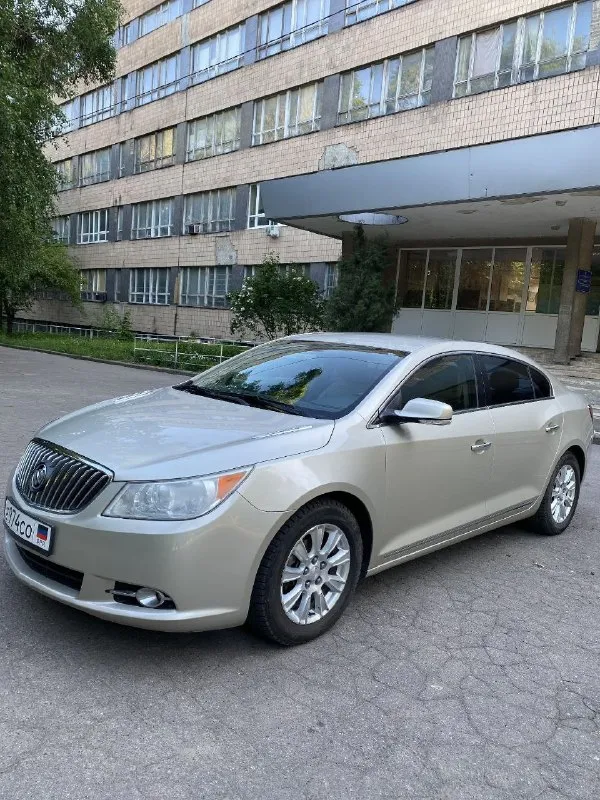 Buick lacrosse 2013 2.4 гибрид кожаный салон с деревянными вставками, мультируль, цветной многофункциональный дисплей, электропривод водительского сидения, abs, ebd, bas, tsc, круиз-контроль, парктроник, климат-контроль, датчик света и многое другое. машина не требует ремонта, кузов без коррозии. агрегаты исправны. донецк вопросы только по телефону 850 тыс. руб, торг +7 (949) 331-21-77 📞 звоните: +7(949)3312177 - фотография - 2