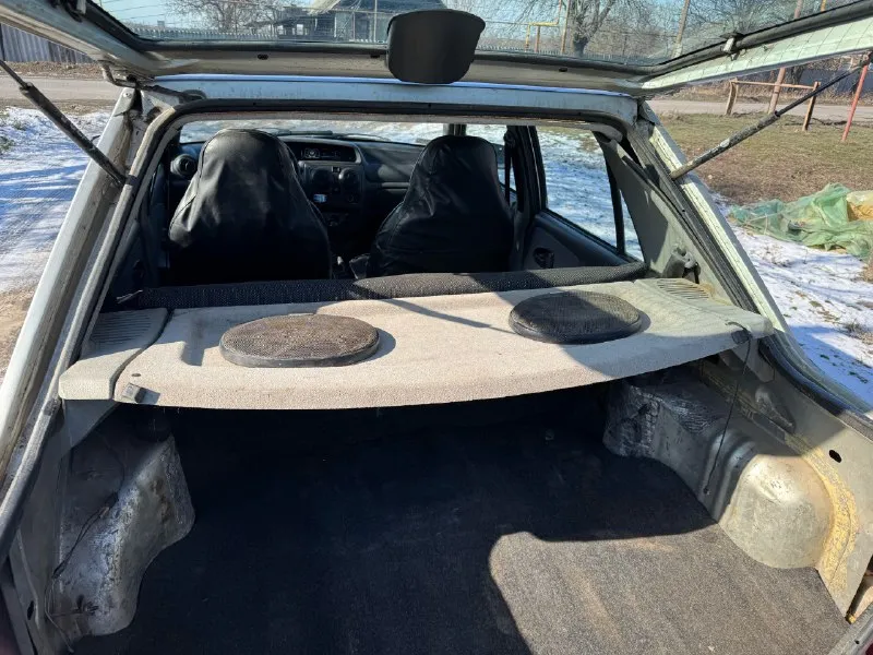 Продам dacia solenza 2004г учёт украинский и временный лнр. можно оформить на временный рф 5 лет на вас или постоянный если свяжитесь с хозяином. хорошее состояние, на полном ходу. эл. стеклоподъёмники, музыка, ц. замок. двигатель 1.4 (логан), расход 5-6 л. два комплекта колес, зима на штампах + лето на литых. цена: 125 000₽. торг. +79591906408 (telegram) 📞 звоните: +7(959)1906408 - фотография - 9