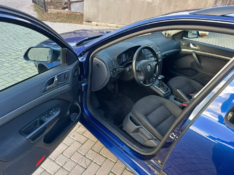 Skoda octavia a5. автомобиль в отличном состоянии и прекрасном цвете. 2008 год выпуска. двигатель 1.6 и классический 6-ступенчатый автомат. по кузову всё отлично, без ржавчины и гнили. арки обработаны. по ходовой части вопросов нет. из последнего заменил стойки передние и задние, а также стойки стабилизатора. коробка работает отлично, переключает плавно, без пинков и рывков. двигатель масло не расходует от замены до замены! цена 715000 рублей. торг при осмотре! макеевка. 79493851814. 📞 звоните: +7(949)3851814 - фотография - 8