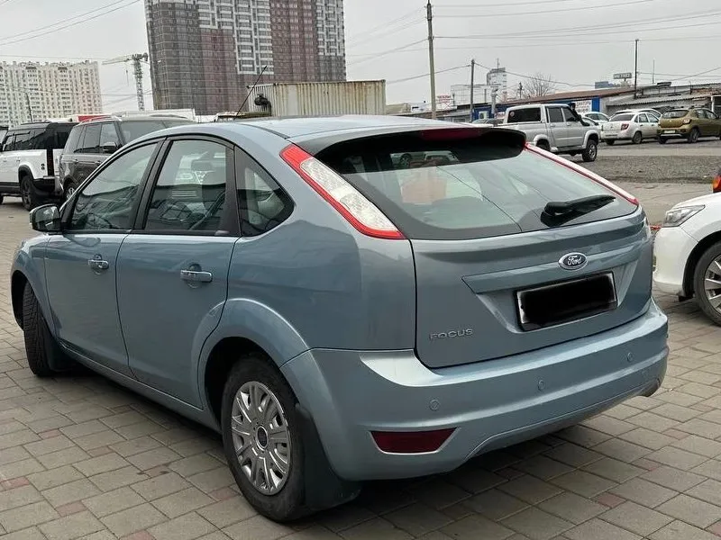 Продам ford focus || ford фокус || 2010 года, рестайлинговый. 1.6, кпп механика, кондиционер, двухзонный климат, штатная магнитола сони, датчик дождя и света, 4 эсп, парктроник, подогрев передних сидений, подогрев зеркал и заднего стекла, эл. регулировка зеркал, мультируль, хорошая зимняя резина, весь в родной краске. машина без единого дтп, мотор шепчет, масло не ест, коробка переключает ровно, не хрустит не выбивает, по ходовке отлично! кузов не гнилой, днище целое! осмотр макеевка. цена 599к. торг тел. +79493294001 или в лс если не доступен. 📞 звоните: +7(949)3294001 - фотография - 4