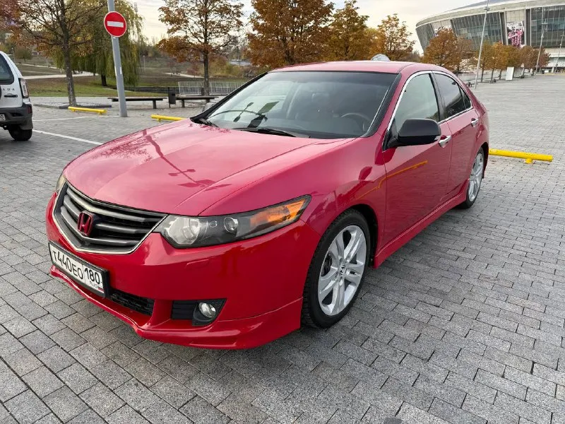 Продам honda accord 8 2.4 mt type-s 2008. автомобиль в заводском окрасе, цвет milano red, без дтп. установлены линзы и ксенон, led птф. установлена винтовая регулируемая подвеска (фултап койловеры), регулировка по высоте и жесткости. доработан приятный, басовитый выхлоп. авто во владении около года, за это время заменены все жидкости, сцепление в сборе, свечи, диски/колодки вкруг, перебрана ходовая. мотор не троит, не дымит тянет отлично. коробка в нормальном состоянии, передачи переключатся отлично, не вылетают, единственное между 1 и 2 передачей небольшой износ синхронизатора - не критично. все работает, нет никаких ошибок. пригонял для себя, до этого авто все время находилось в ростовской обл и краснодарском крае ( нет коррозий и гнили). за машиной следили, обслуживали как положено. оригинальный пробег 320.000 км. есть возрастные сколы на лкп ввиду заводского окраса и возраста авто. vin: jhmcu25609c211195 цена 890.000₽. небольшой торг у капота tg: @n888iks +79491888000 - фотография - 2