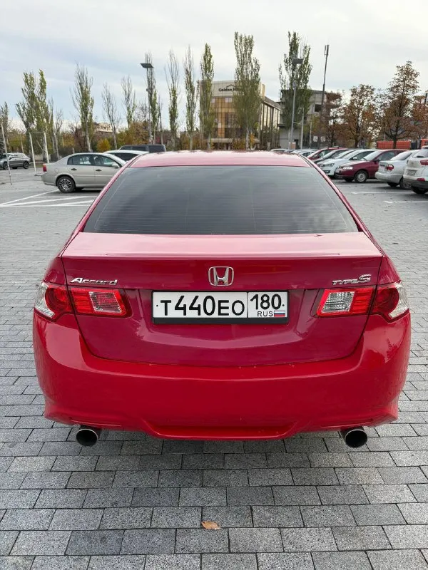 Продам honda accord 8 2.4 mt type-s 2008. автомобиль в заводском окрасе, цвет milano red, без дтп. установлены линзы и ксенон, led птф. установлена винтовая регулируемая подвеска (фултап койловеры), регулировка по высоте и жесткости. доработан приятный, басовитый выхлоп. авто во владении около года, за это время заменены все жидкости, сцепление в сборе, свечи, диски/колодки вкруг, перебрана ходовая. мотор не троит, не дымит тянет отлично. коробка в нормальном состоянии, передачи переключатся отлично, не вылетают, единственное между 1 и 2 передачей небольшой износ синхронизатора - не критично. все работает, нет никаких ошибок. пригонял для себя, до этого авто все время находилось в ростовской обл и краснодарском крае ( нет коррозий и гнили). за машиной следили, обслуживали как положено. оригинальный пробег 320.000 км. есть возрастные сколы на лкп ввиду заводского окраса и возраста авто. vin: jhmcu25609c211195 цена 890.000₽. небольшой торг у капота tg: @n888iks +79491888000 - фотография - 5