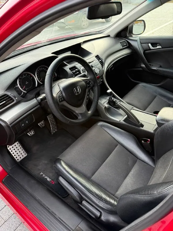 Продам honda accord 8 2.4 mt type-s 2008. автомобиль в заводском окрасе, цвет milano red, без дтп. установлены линзы и ксенон, led птф. установлена винтовая регулируемая подвеска (фултап койловеры), регулировка по высоте и жесткости. доработан приятный, басовитый выхлоп. авто во владении около года, за это время заменены все жидкости, сцепление в сборе, свечи, диски/колодки вкруг, перебрана ходовая. мотор не троит, не дымит тянет отлично. коробка в нормальном состоянии, передачи переключатся отлично, не вылетают, единственное между 1 и 2 передачей небольшой износ синхронизатора - не критично. все работает, нет никаких ошибок. пригонял для себя, до этого авто все время находилось в ростовской обл и краснодарском крае ( нет коррозий и гнили). за машиной следили, обслуживали как положено. оригинальный пробег 320.000 км. есть возрастные сколы на лкп ввиду заводского окраса и возраста авто. vin: jhmcu25609c211195 цена 890.000₽. небольшой торг у капота tg: @n888iks +79491888000 - фотография - 9