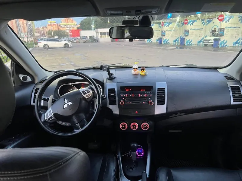 Марка: mitsubishi outlander 2.4 4wd cvt цена: 850 000₽ город: енакиево год выпуска:2007 пробег:309 000км двигатель 2.4 тип кпп: вариатор владельцев в птс: 2 срок владения: 3г описание: владельцев по факту 2 (я второй), было переоформление внутри семьи и замена номеров. на 300 000 км сделан капитальный ремонт вариатора. есть бесключевой доступ. поменянный аккумулятор в декабре 2024 года(есть гарантийный талон). по ходовой машина не стучит, не гремит. зимняя резина в комплекте. документы оригинал, 2 ключа тел: +7 949 5111 979 📞 звоните: +7(949)5111979 - фотография - 5
