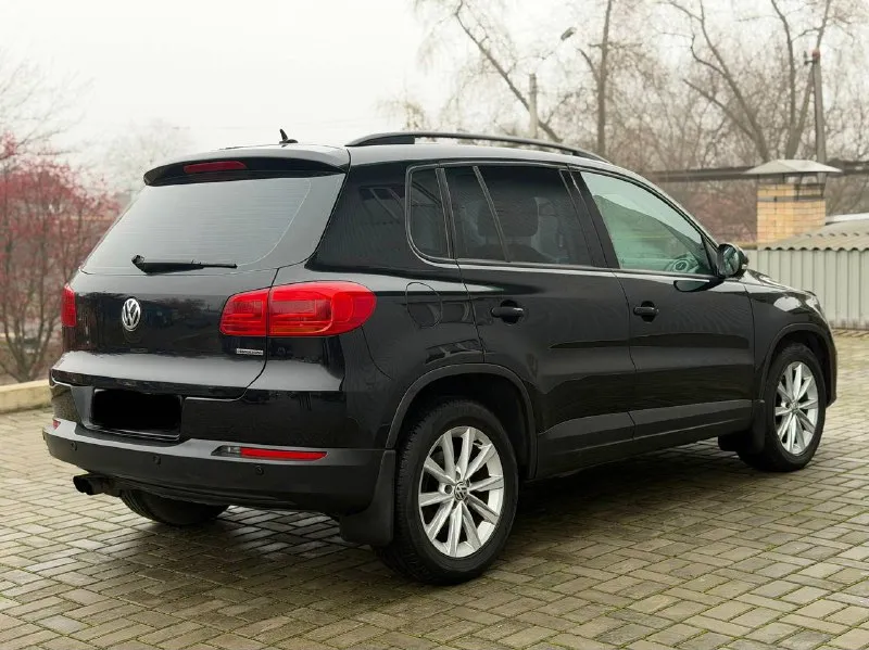 Volkswagen tiguan год-2011 полный привод мотор-2.0 бенз коробка-автомат цена-1.265.000 торг-обмен номер +79497546213 машина в идеальном состояние и вложений не требует кузов без дефектов, мотор коробка и ходовая также же без нареканий, сели и поехали по электрике так же всё исправно салон ухожен и не прокурен замены масла каждые 6 тысяч км богатая комплектация электро регулировка зеркал, полный электро пакет, кожаный мультируль, датчик света и дождя, круиз контроль, двух зонный климат, подогрев сидений, мультимедиа с блютуз за машину не стыдно - фотография - 4