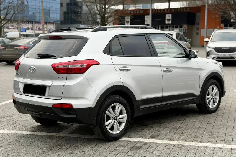 Hyundai creta 2020 год номер-+79497546213 цена:1.625.000 машина в идеальном состоянии мотор и коробка работают идеально ходовая часть вложений не требует пробег 109.тсч км мотор 2.0 бензин-газ замена масла каждые 6-7 тсч км максимальная комплектация, без ключевой доступ, электро регулировка зеркал, датчик света и дождя, мультируль, круиз контроль, полный электропакет, подогрев руля и сидений, климат контроль, оригинальный большой монитор с блютуз машина обслужена от и до - фотография - 4