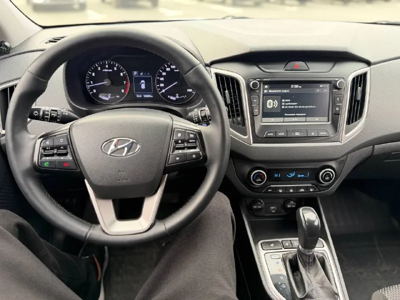Hyundai creta 2020 год номер-+79497546213 цена:1.625.000 машина в идеальном состоянии мотор и коробка работают идеально ходовая часть вложений не требует пробег 109.тсч км мотор 2.0 бензин-газ замена масла каждые 6-7 тсч км максимальная комплектация, без ключевой доступ, электро регулировка зеркал, датчик света и дождя, мультируль, круиз контроль, полный электропакет, подогрев руля и сидений, климат контроль, оригинальный большой монитор с блютуз машина обслужена от и до - фотография - 9