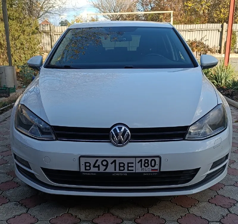 Г. донецк продаётся volkswagen golf 7 1,2 турбо 105 л. с. коробка: dsg dq200(роботизированная) 2013... - фотография