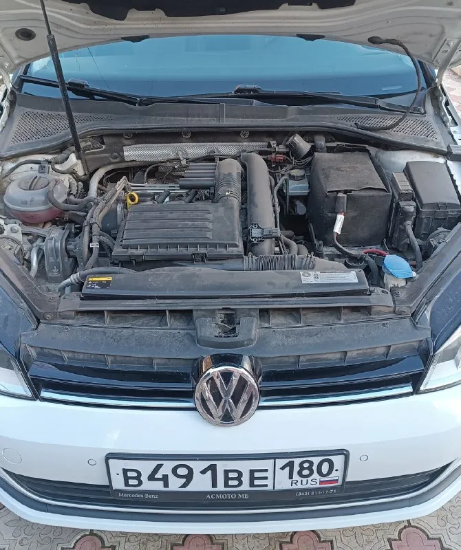 Г. донецк продаётся volkswagen golf 7 1,2 турбо 105 л. с. коробка: dsg dq200(роботизированная) 2013 г. в. пробег: 120 000км (оригинальный) собственник. отличное состояние. 2 комплекта резины, 2 ключа. любые проверки. продажа с полным переоформлением. все интересующие вопросы по телефону: +7949-403-53-55 цена: 1,250 000 руб. 📞 звоните: +7(949)4035355 - фотография - 5