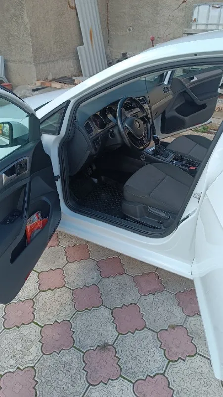 Г. донецк продаётся volkswagen golf 7 1,2 турбо 105 л. с. коробка: dsg dq200(роботизированная) 2013 г. в. пробег: 120 000км (оригинальный) собственник. отличное состояние. 2 комплекта резины, 2 ключа. любые проверки. продажа с полным переоформлением. все интересующие вопросы по телефону: +7949-403-53-55 цена: 1,250 000 руб. 📞 звоните: +7(949)4035355 - фотография - 7