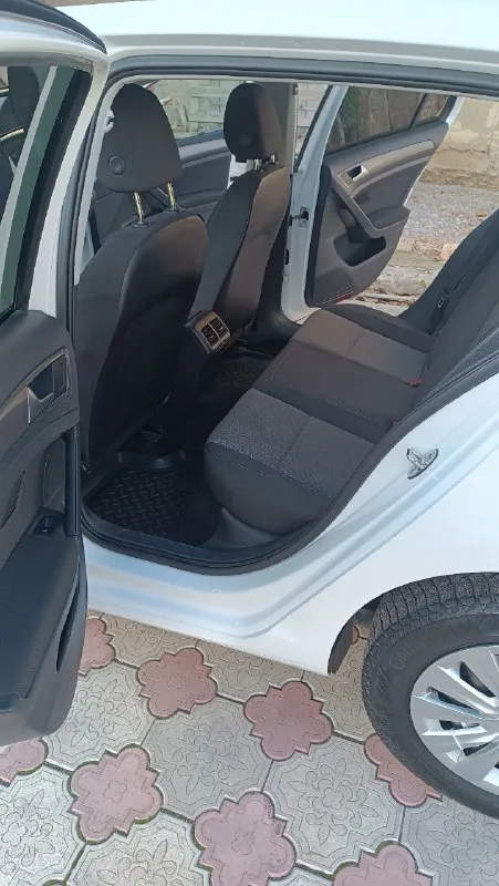 Г. донецк продаётся volkswagen golf 7 1,2 турбо 105 л. с. коробка: dsg dq200(роботизированная) 2013 г. в. пробег: 120 000км (оригинальный) собственник. отличное состояние. 2 комплекта резины, 2 ключа. любые проверки. продажа с полным переоформлением. все интересующие вопросы по телефону: +7949-403-53-55 цена: 1,250 000 руб. 📞 звоните: +7(949)4035355 - фотография - 8