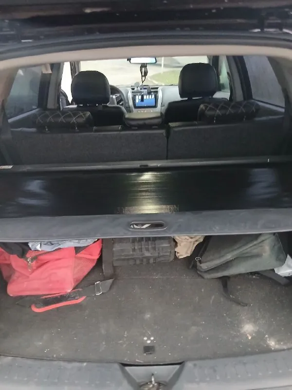 Продам geely emgrand x7 2014 2 литра механика в отличном состоянии двигатель работает ровно не дымит масло не расходует коробка отлично ходовка не брякает кузов в отличном состоянии снаружи и также по дну машина без вложений работает все два комплекта резины, по комплектации кондёр, полный электро пакет, парктроник, подогрев передних сидений, магнитафон андроид камера заднего вида мульти руль цена 770 тыс руб торг осмотр макеевка центр +79494662135 📞 звоните: +7(949)4662135 - фотография - 6