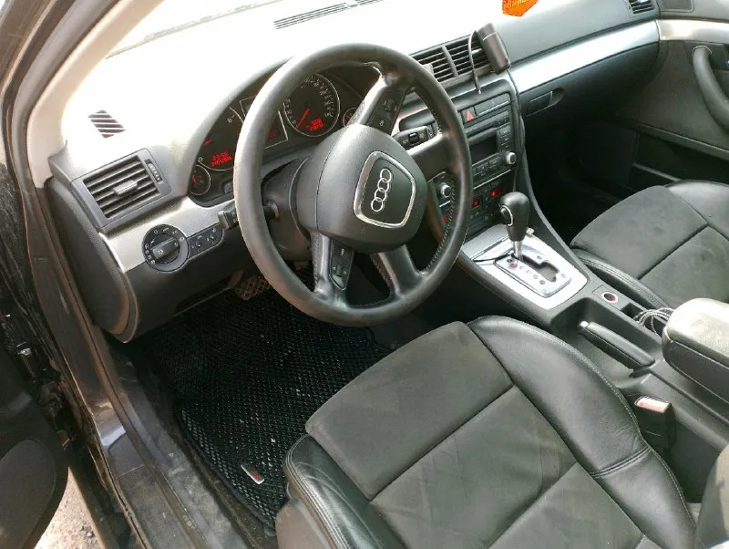 Audi a4 b7 2006 год 2.0 tfsi 200 л. с. пробег 293.000 км. по двигателю замечаний нет. то проводилось вовремя замена масла каждые 6 -7 тысяч. акпп в порядке, пинков и прочих недостатков нет. по кузову состояние хорошее рыжиков гнили и шпаклёвки нет. стоит хороший свет, би-лэд линзы. автомобиль в хорошем состоянии для своих лет, сел и поехал. я владелец переоформление без проблем. цена 750 000, торг уместен. обмен интересен. +79495319711 звоните расскажу больше, донецк, макеевка. 📞 звоните: +7(949)5319711 - фотография - 4