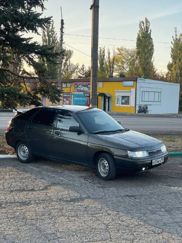 Ваз 2112 2006г двигатель 1.6, 16кл была замена ремня, роликов, помпы, термостат, передние - задние тормоза и новая печка с патрубками заменено масло с фильтром, установлены новые датчики новое сцепление дно целое, стаканы без гнили и дыр машина на половину в шумке ухоженный салон с приоры новые штампы r14 на зимней резине хорошая музыка, саб ежедневный ход переоформление без проблем 200₽ по вопросам в лс или на номер +79499826171 - фотография - 2