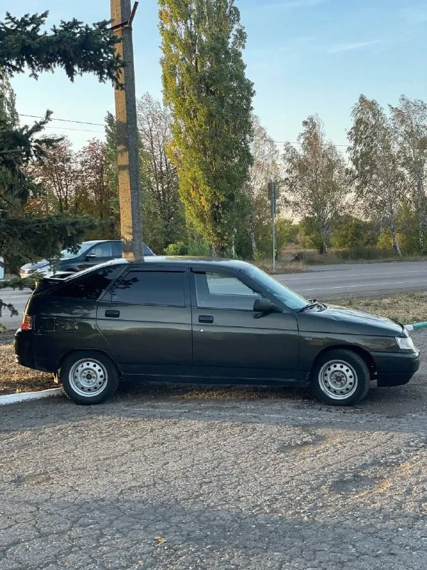 Ваз 2112 2006г двигатель 1.6, 16кл была замена ремня, роликов, помпы, термостат, передние - задние тормоза и новая печка с патрубками заменено масло с фильтром, установлены новые датчики новое сцепление дно целое, стаканы без гнили и дыр машина на половину в шумке ухоженный салон с приоры новые штампы r14 на зимней резине хорошая музыка, саб ежедневный ход переоформление без проблем 200₽ по вопросам в лс или на номер +79499826171 - фотография - 3