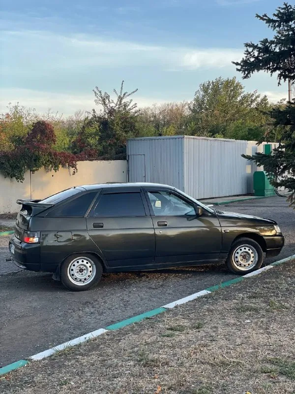 Ваз 2112 2006г двигатель 1.6, 16кл была замена ремня, роликов, помпы, термостат, передние - задние тормоза и новая печка с патрубками заменено масло с фильтром, установлены новые датчики новое сцепление дно целое, стаканы без гнили и дыр машина на половину в шумке ухоженный салон с приоры новые штампы r14 на зимней резине хорошая музыка, саб ежедневный ход переоформление без проблем 200₽ по вопросам в лс или на номер +79499826171 - фотография - 5