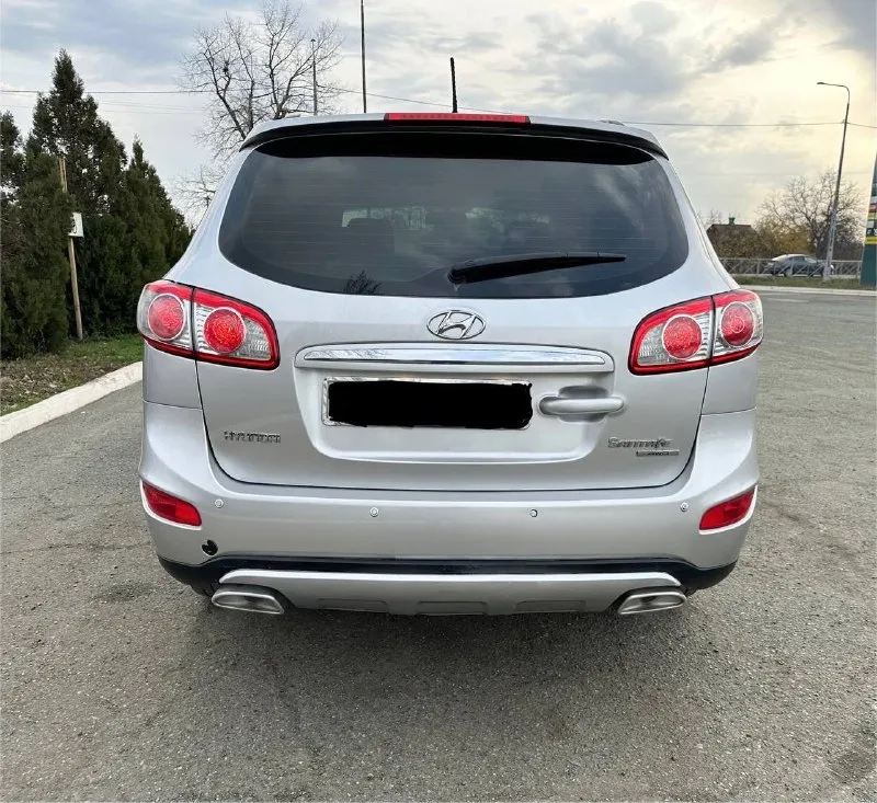 Продам hyundai santa fe|2011г мотор 2.4 бензин работает идеально! коробка автомат полных привод 4х4 двухзонный климат круиз контроль подогрев сидений подогрев зеркал мульте руль монитор с навигацией bluetooth, aux, usb парктроники зад перед 2 ключа от собственницы осмотр-алчевск цена-1.195.000₽ все вопросы по телефону:+79595017203 - фотография - 5