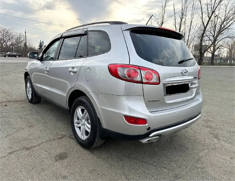 Продам hyundai santa fe|2011г мотор 2.4 бензин работает идеально! коробка автомат полных привод 4х4 двухзонный климат круиз контроль подогрев сидений подогрев зеркал мульте руль монитор с навигацией bluetooth, aux, usb парктроники зад перед 2 ключа от собственницы осмотр-алчевск цена-1.195.000₽ все вопросы по телефону:+79595017203 - фотография - 6