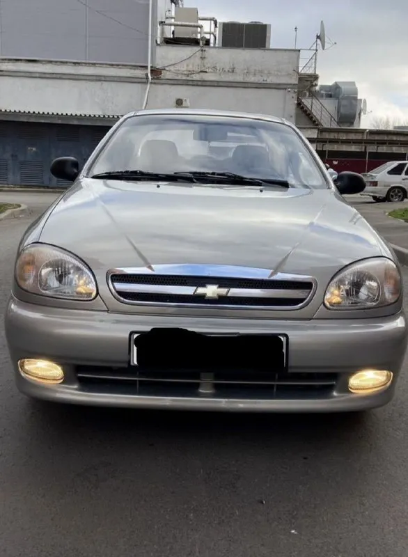 Продам ! ланос -шевролет 1.5 дв. год 2008 / пробег 157 родного ! есть гур-кондей _ подушка безопасности электро _подемники / сигналка центральный замок, 2 ключа _есть газовое оборудывание евро 4 / лежит в гараже кому нада от дам )! резина зима проктически новая / машина реально уходина геометрия вся родная - любые проверки / в семье 4 года не когда не подводила в любое время года! цена 335 руб +79496585210 - фотография - 2