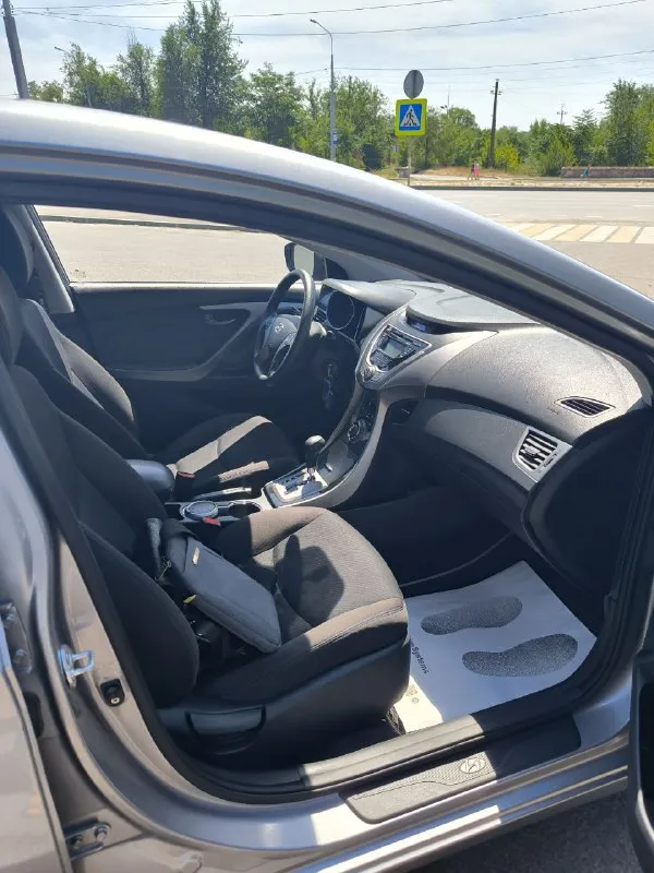 Марка: hyundai elantra ⚙️двигатель 1.6л ⛽️вид топлива:бензин 📅год выпуска: 2013 💴цена: 999 999 ₽ 🔥🔥🔥 🗺️пробег:260.000 км 📦кпп:автомат 📱номер телефона: +7-949-755-26-61; +7-990-026-20-61 📝описание: •кондиционер • 4 эл стекло подъёмники •усилитель руля • электро регулировки зеркал •подогревы сидений • мультимедия usb, aux bluetooth •мультируль 📲 tg: павел 📞 звоните: +7(949)7552661 - фотография - 2