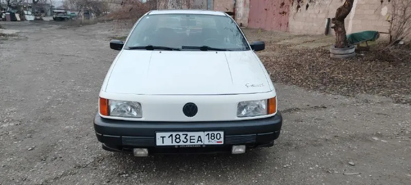 Г. енакиево, volkswagen в3 в идеальном состоянии 1.6 турбо последние 12 лет в одной семье, обслужен полностью, лето на родных фирменных дисках, машина на зимней резине, ящик новых запчастей в придачу, рыжиков вмятин царапин нет, низа дверей в заводском герметике огромный багажник и много места в салоне, салон в идеальном состоянии. 270 тыс. руб. +79494084990 📲 tg: сергей пахомов 📞 звоните: +7(949)4084990 - фотография - 1