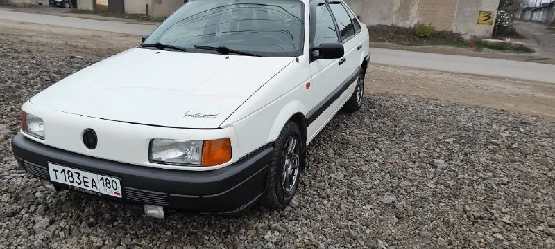 Г. енакиево, volkswagen в3 в идеальном состоянии 1.6 турбо последние 12 лет в одной семье, обслужен полностью, лето на родных фирменных дисках, машина на зимней резине, ящик новых запчастей в придачу, рыжиков вмятин царапин нет, низа дверей в заводском герметике огромный багажник и много места в салоне, салон в идеальном состоянии. 270 тыс. руб. +79494084990 📲 tg: сергей пахомов 📞 звоните: +7(949)4084990 - фотография - 3