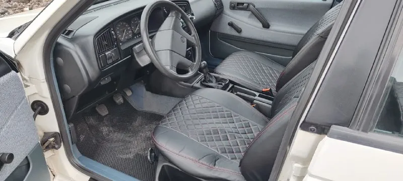 Г. енакиево, volkswagen в3 в идеальном состоянии 1.6 турбо последние 12 лет в одной семье, обслужен полностью, лето на родных фирменных дисках, машина на зимней резине, ящик новых запчастей в придачу, рыжиков вмятин царапин нет, низа дверей в заводском герметике огромный багажник и много места в салоне, салон в идеальном состоянии. 270 тыс. руб. +79494084990 📲 tg: сергей пахомов 📞 звоните: +7(949)4084990 - фотография - 7