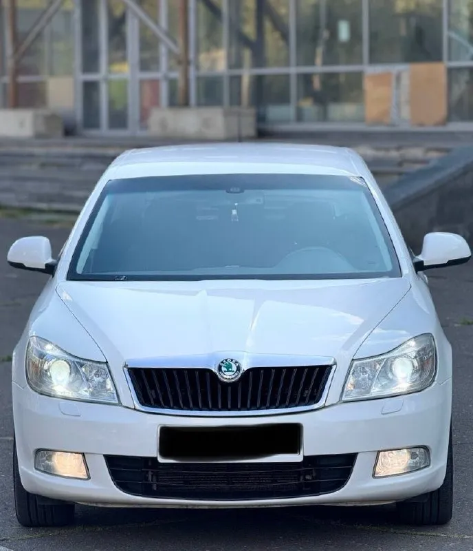 Продам skoda octavia 1.8 tsi на автомате (6-ти ступенчатый aisin) в отличной комплектации чешская сб... - фотография