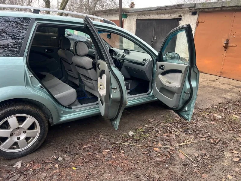 Продам chevrolet lacetti автомобиль в хорошем состоянии 2011 год 72 000 пробега автомобиль всю жизнь одни руках полная комплектация кондиционер абс антизанос гидроусилитель руля мультируль обогрев стёкл электрорегулировка зеркал все что нужно для комфортной езды автомобиль гаражного хранения стоит газ евро четыре итальянский два комплекта резины на дисках объем двигателя 1.6 16 клапанный в авто установлен бортовой компьютер стоит дорогой android планшет со всеми функциями камера заднего вида парктроники один хозяин с автосалона звоните в любое время +79490770583 📞 звоните: +7(949)0770583 - фотография - 7