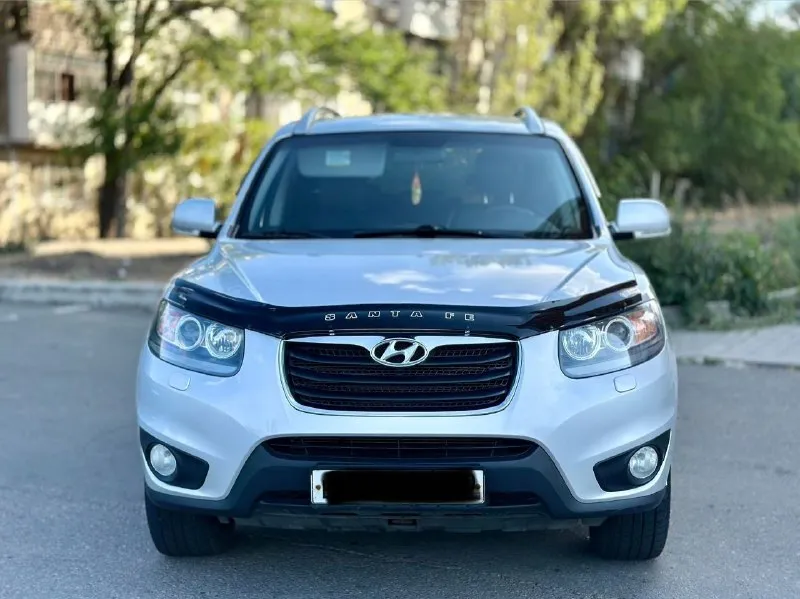 Hyundai santa fe 2011г бензин 2.4(надёжный, цепной атмосферник) автомат ( 6 ти ступенчатый гидротрансформатор). автомобиль в хорошем состоянии никаких вложений не требует! в максимальной комплектации! старт/стоп, без ключевой доступ, монитор, камера заднего вида, парктроник, салон кожа, подогрев сидений, зеркал, стекол климат контроль двухзонный круиз контроль, электро регулировка сидений, полный привод (отключаемый) два ключа. электропакет. собственник. учет 180 регион. вопросы по тлф. +79494196605.цена 1м330. разумный торг 📞 звоните: +7(949)4196605 - фотография - 5