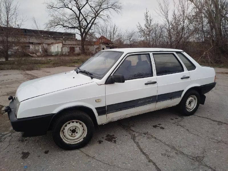 Продам ваз 21099, 1996 г. , 1.5л карбюратор, 5 ступка, по документам времянка днр (есть укр. доки, без проблем можно переоформить на постоянный рф учет с участием хозяина, либо же на временный рф). стоит газ евро 2, дно и пороги в живом состояние, светит каждая лампочка, печка греет, стоит приятная музыка, по ходовке 4/5, резина зима, машина полностью подготовлена к зиме, машина каждый день на ходу, сел и поехал, из минусов нужно настроить кулису. цена: 95.000. осмотр г. енакиево, связь +79493748716, либо же личные сообщения. 📞 звоните: +7(949)3748716 - фотография - 4