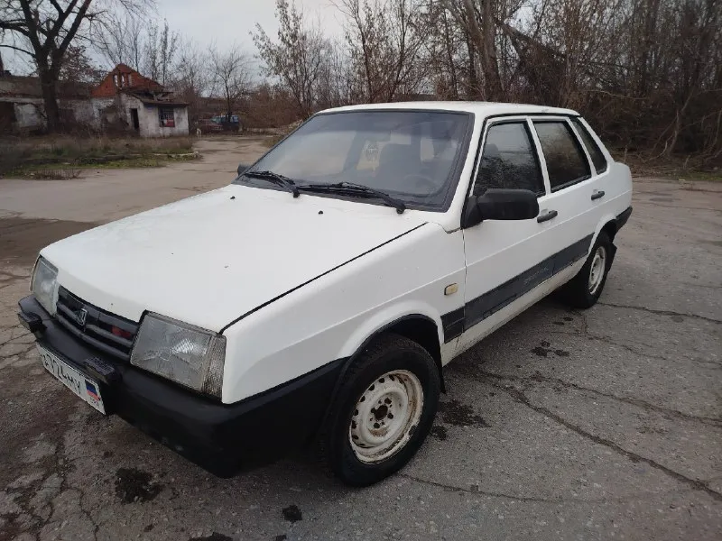 Продам ваз 21099, 1996 г. , 1.5л карбюратор, 5 ступка, по документам времянка днр (есть укр. доки, без проблем можно переоформить на постоянный рф учет с участием хозяина, либо же на временный рф). стоит газ евро 2, дно и пороги в живом состояние, светит каждая лампочка, печка греет, стоит приятная музыка, по ходовке 4/5, резина зима, машина полностью подготовлена к зиме, машина каждый день на ходу, сел и поехал, из минусов нужно настроить кулису. цена: 95.000. осмотр г. енакиево, связь +79493748716, либо же личные сообщения. 📞 звоните: +7(949)3748716 - фотография - 5