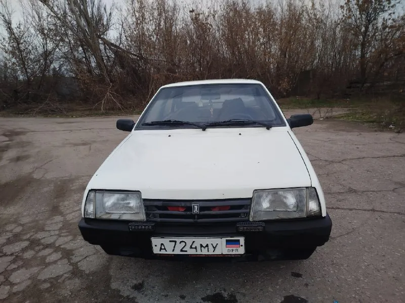 Продам ваз 21099, 1996 г. , 1.5л карбюратор, 5 ступка, по документам времянка днр (есть укр. доки, без проблем можно переоформить на постоянный рф учет с участием хозяина, либо же на временный рф). стоит газ евро 2, дно и пороги в живом состояние, светит каждая лампочка, печка греет, стоит приятная музыка, по ходовке 4/5, резина зима, машина полностью подготовлена к зиме, машина каждый день на ходу, сел и поехал, из минусов нужно настроить кулису. цена: 95.000. осмотр г. енакиево, связь +79493748716, либо же личные сообщения. 📞 звоните: +7(949)3748716 - фотография - 7