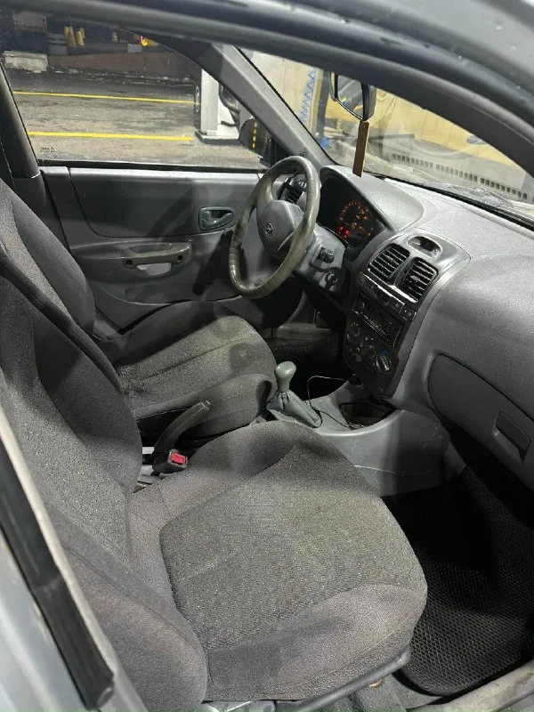 Hyundai accent год: 2005 мотор: 1.5 ( газ - бензин ) ездит на бензине и газу. коробка резинка, 5 передач, включаются мягко, не хрустят, не выбивают. ходовая на 4 балла, нужно сделать развал спереди, заменить резину, в комплекте отдам литые диски. кузов от слова совсем не гнилой, днище, пороги, стаканы идеальныыые !!! электрика вся исправна ! салончик на 4 балла, не убитый, но есть возрастные моменты. печка дует, кондиционер работает, музыка хорошая, свет шикарный ( be led, и туманки led ) из минусов: лкп ( притертость с вмятинкой на правой пасажирской двери, зеркало пластик лопнул, и молдинга на дверях не хватает, багажник контакт отходит ( через раз открывается ) но это все не критично, исправимо и на езду не влияет !!! машина на полном ходу, не подводит. по документам кристально чистая, любое переоформление. находится в донецке. цена: 215 к 🫰 обмена нет ❗❗❗ +79490347478 ( telegram если не дозвонитесь ) 📞 звоните: +7(949)0347478 - фотография - 8