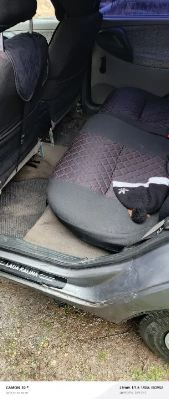 Продам ваз калина седан. 2007г. в.1.6л 8кл. пробег 245т. км. состояние нормальное для своих лет, дно, пороги нормально ничего не надо делать. салон на 4. по двс, кпп, всё ровно, ходовая тоже в порядке. резина зима, летние в придачу на литьё. с доками все нормально, я хозяин. реальному покупателю торг. цена 270000. телефон+79493541809. телеграм, мах. на этом номере. горловка. владимир 📞 звоните: +7(949)3541809 - фотография - 5