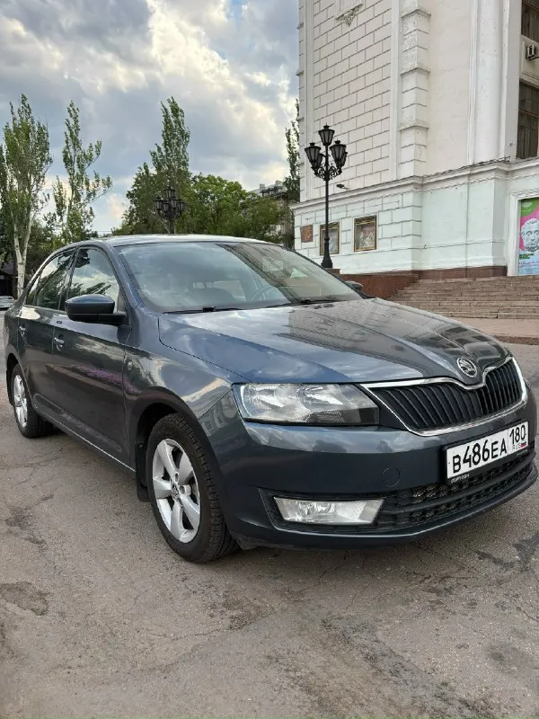 Продам skoda rapid 2014 год двигатель 1.6, автомат работает все идеально, без каких либо нареканий. обслуженная сервисная машина✅ минимальный родной пробег🏇(98 тыс) машина у которой читается история! полтора собственника (первый дедушка по октябрь 24г. ) хороший внешний вид цепной надежнейший мотор на 105 л. с. новая летняя резина, по технике все обслужено, масло и фильтра новые! масло в коробке новое! машина без ржавчины днище обработано, есть защита двигателя)) гаражное хранение!😍 комплектация автомобиля: • гур • абс • asc • круиз-контроль • климат-контроль • курсовая устойчивость на дороге • подогрев сидений • электро подъемники • электро зеркала с подогревом • помощь при подъёме в гору • розетка 12v • регулировка руля по вылету • регулировка руля по высоте • галогеновые фары • противотуманные фары • иммобилайзер • обратная связь • центральный замок • штатная сигнализация машиной останетесь довольны😊 удачи найти на рынке что-то более целое! имейте ввиду, что совсем ск 📞 звоните: +7(949)3461374 - фотография - 2
