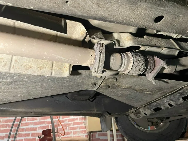 Chevrolet нива 2010г. в. двигатель 1.7 пробег 176 000 собственник. цена 560 000 +7 949 483 47 50 авто на полном боевом ходу. ступицы усиленные urban пошли рыжики, пользуюсь машиной редко делать не хочу 📞 звоните: +7(949)4834750 - фотография - 4