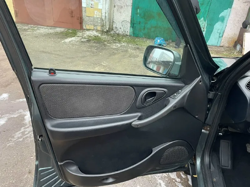 Chevrolet нива 2010г. в. двигатель 1.7 пробег 176 000 собственник. цена 560 000 +7 949 483 47 50 авто на полном боевом ходу. ступицы усиленные urban пошли рыжики, пользуюсь машиной редко делать не хочу 📞 звоните: +7(949)4834750 - фотография - 7