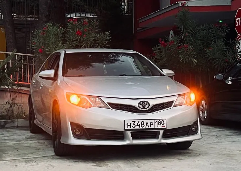 Toyota camry 50 2014, se. продам свой личный автомобиль, во владении 2 года машина имеет вид, отличное состояние. автозапуск, управление с телефона 3 комплекта колес+2 комплекта дисков+заводская магнитола подробности по телефону. +79495348841 цена 1.8🍋 макеевка 📲 tg: слава 📞 звоните: +7(949)5348841 - фотография - 2