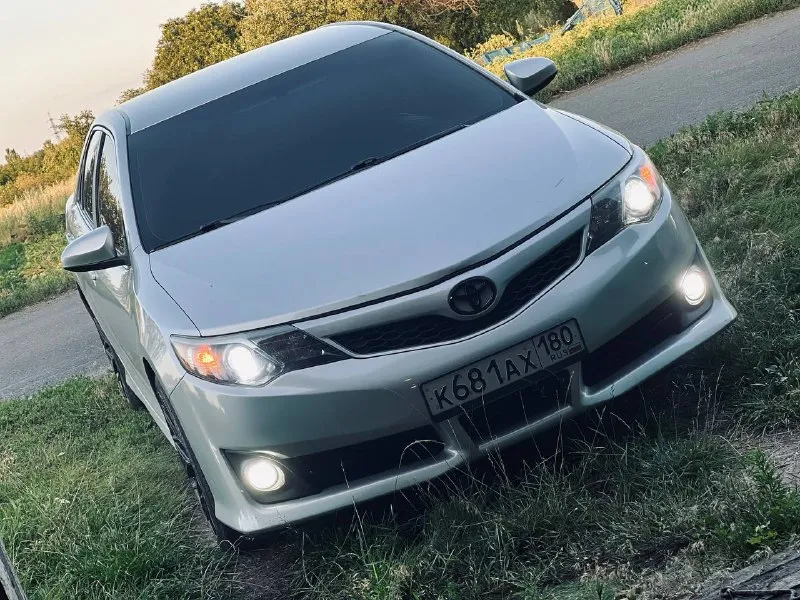 Toyota camry 50 2014, se. продам свой личный автомобиль, во владении 2 года машина имеет вид, отличное состояние. автозапуск, управление с телефона 3 комплекта колес+2 комплекта дисков+заводская магнитола подробности по телефону. +79495348841 цена 1.8🍋 макеевка 📲 tg: слава 📞 звоните: +7(949)5348841 - фотография - 5