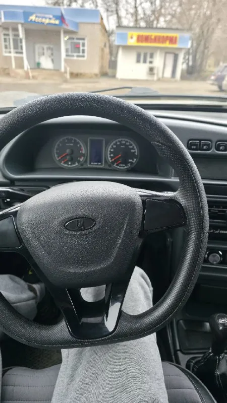 Продам ваз 2114 год:2013 не гнилая едет бодро для восмиклопа стоит выхлоп стоят яркие фары и туманки находится в донецке пролетарский район телефон:+794950738396 на том же номере телеграм цена:370к+торг у копота - фотография - 9