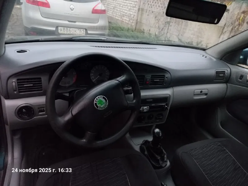 Продам skoda октавия тур 1.6, механика, 1998 г. , в технически в хорошем состоянии, ездим каждый день, проблемы с кузовом на фото видно. ремень грм заменён 5000 км, назад, стоит фирма бош. юридически чистая, переоформление без проблем. комплект летней резины на легкосплавных дисках. сейчас стоит зима практически новая. хорошая, работающая машина, не подводила не разу. цена 290 000 рублей. цена с учётом всех косяков. торг минимальный. телефон для связи +7 949 33 58 500, + 7 949 38 15 939. 📞 звоните: +7(949)3358500 - фотография - 3