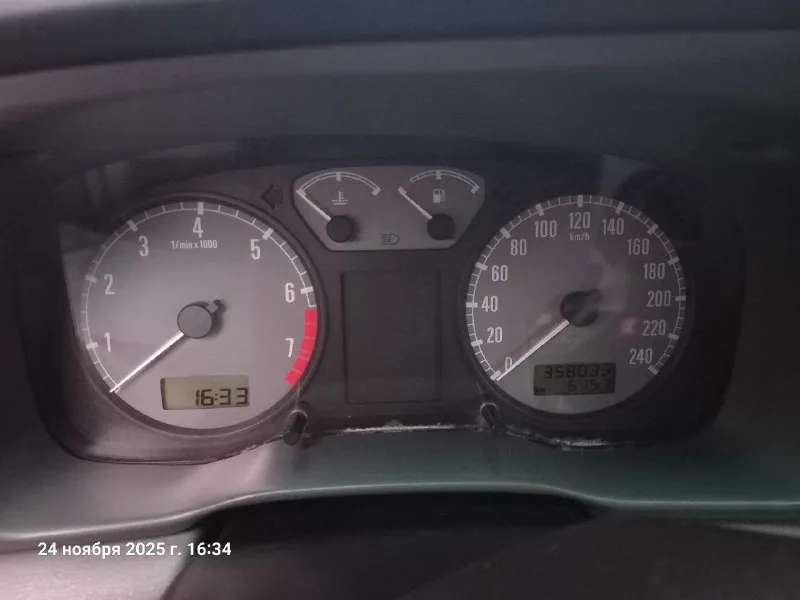 Продам skoda октавия тур 1.6, механика, 1998 г. , в технически в хорошем состоянии, ездим каждый день, проблемы с кузовом на фото видно. ремень грм заменён 5000 км, назад, стоит фирма бош. юридически чистая, переоформление без проблем. комплект летней резины на легкосплавных дисках. сейчас стоит зима практически новая. хорошая, работающая машина, не подводила не разу. цена 290 000 рублей. цена с учётом всех косяков. торг минимальный. телефон для связи +7 949 33 58 500, + 7 949 38 15 939. 📞 звоните: +7(949)3358500 - фотография - 7