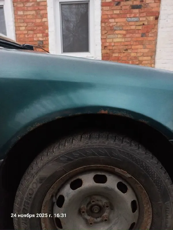 Продам skoda октавия тур 1.6, механика, 1998 г. , в технически в хорошем состоянии, ездим каждый день, проблемы с кузовом на фото видно. ремень грм заменён 5000 км, назад, стоит фирма бош. юридически чистая, переоформление без проблем. комплект летней резины на легкосплавных дисках. сейчас стоит зима практически новая. хорошая, работающая машина, не подводила не разу. цена 290 000 рублей. цена с учётом всех косяков. торг минимальный. телефон для связи +7 949 33 58 500, + 7 949 38 15 939. 📞 звоните: +7(949)3358500 - фотография - 9